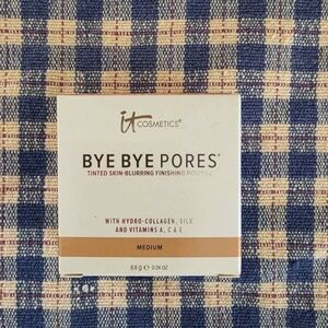 IT Cosmetics Bye Bye Pores Medium Finishing Powder